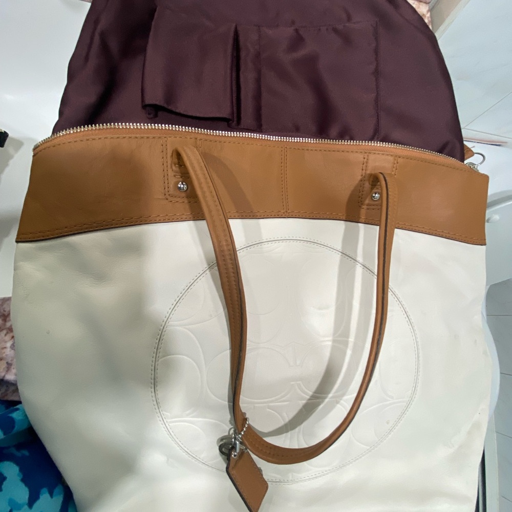 Beautiful Coach bag - Picture 7 of 8